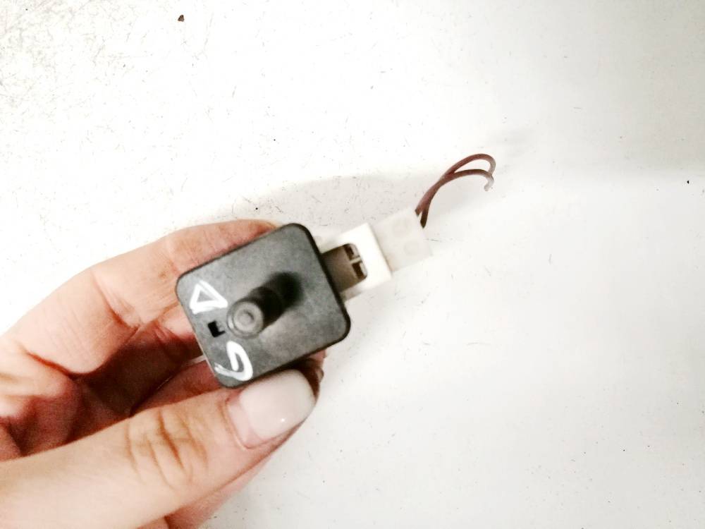 2028209410 Mercedes-Benz E-CLASS 2001 door contacts right - Thumbnail 2