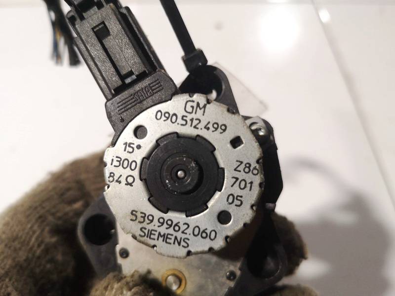 090512499 Opel Omega 1997 Heater Vent Flap Control Actuator Motor - Thumbnail 3