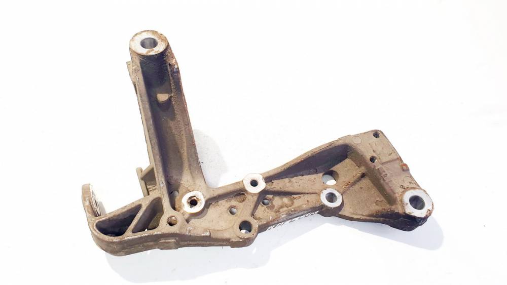 1K0199296F Skoda Octavia 2013 Alatukivarsi - EDESSÄ OIKEALLA