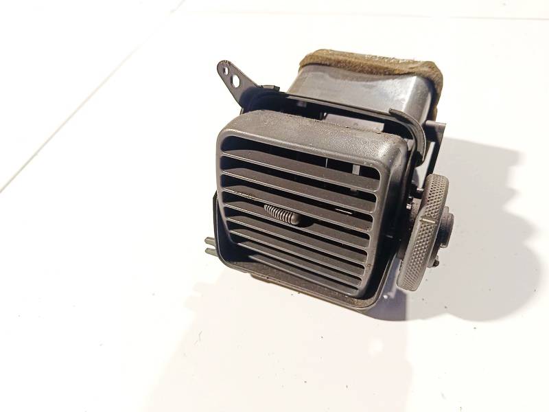 MR772176 Mitsubishi Space Star 2001 Wloty powietrza do kabiny