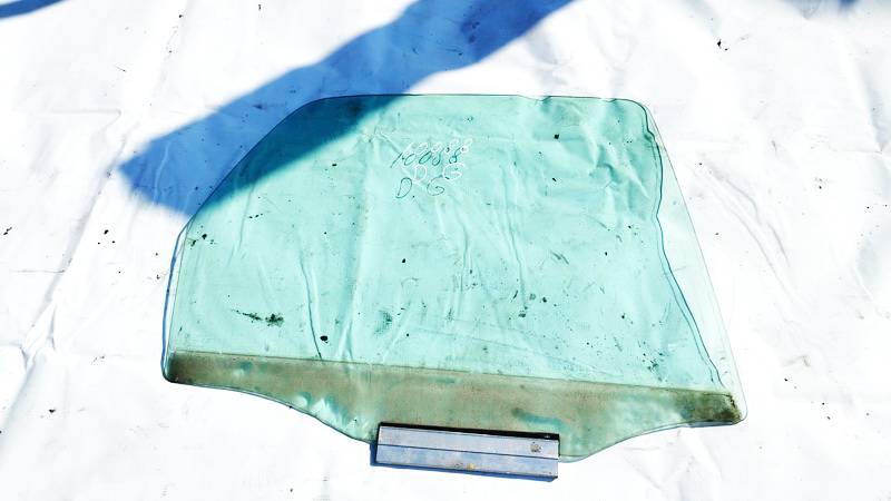 Opel Meriva 2003 Боковое окно - задний правый