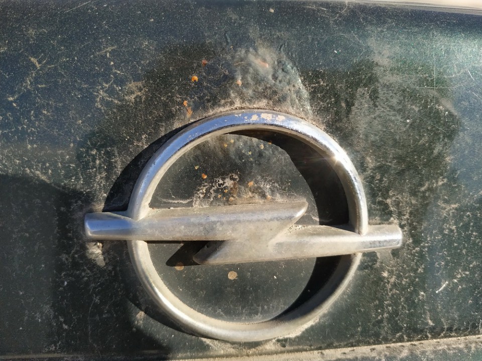 Opel Vectra 1999 Задние Эмблема