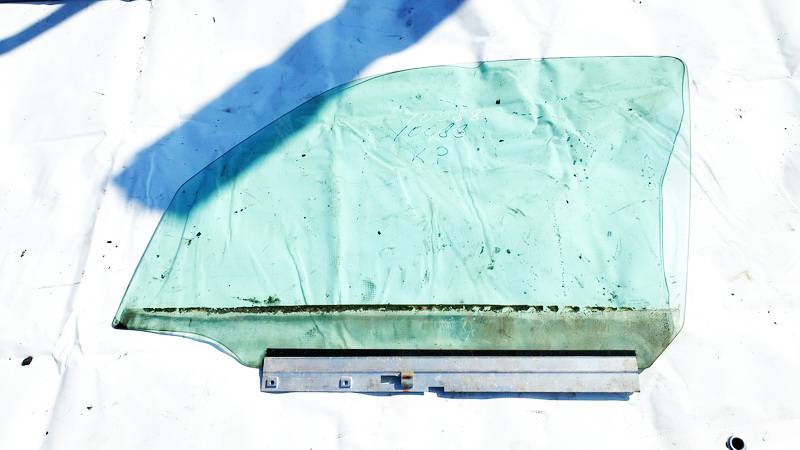 Opel Meriva 2003 Боковое окно - передний левый