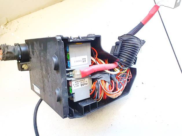 51987784 Jeep Renegade 2023 Fuse box - Thumbnail 3