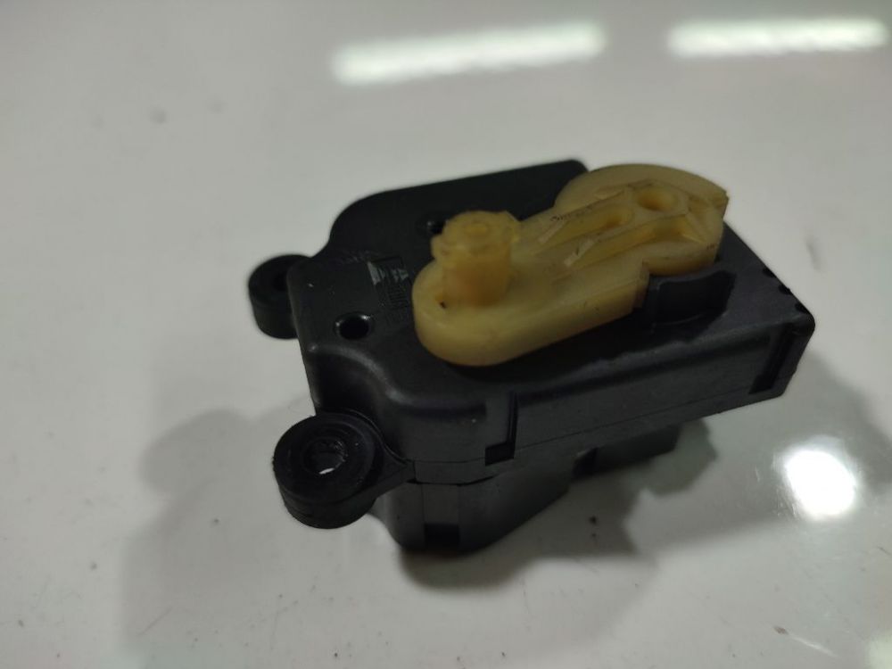 985853Z01 Opel Signum 2005 Heater Vent Flap Control Actuator Motor - Thumbnail 2