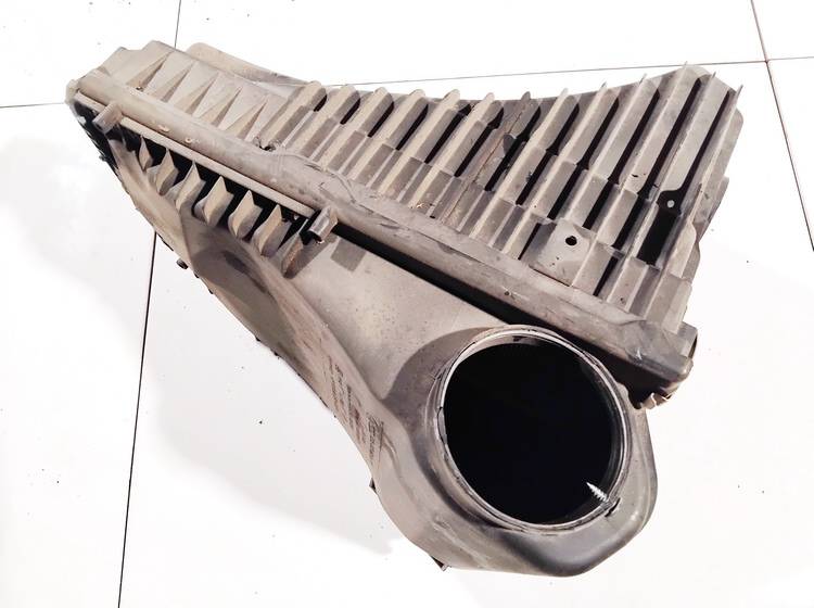 7L6128601M Audi Q7 2006 Ilmansuodattimen kotelo