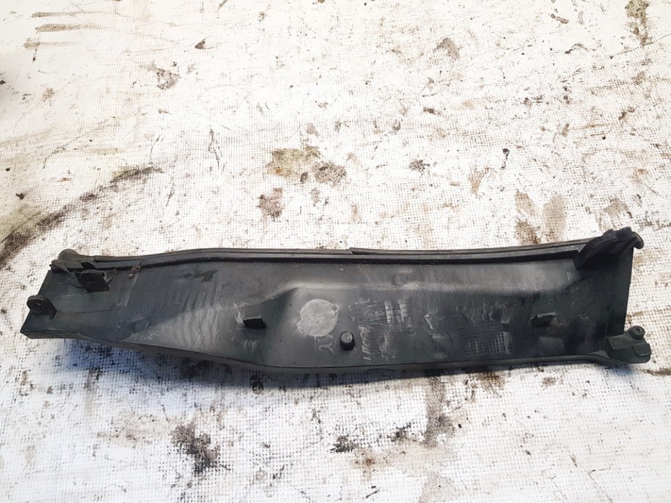 6316925974 BMW 1-Series 2007 Wiper Muolding - FRONT - Thumbnail 3
