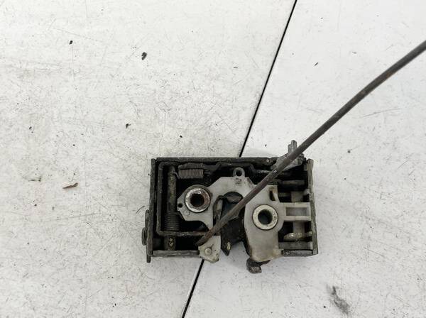 813185 Audi 80 1985 Serrure De Porte Centrale Verrouillage Porte Arrière Droite - Thumbnail 3