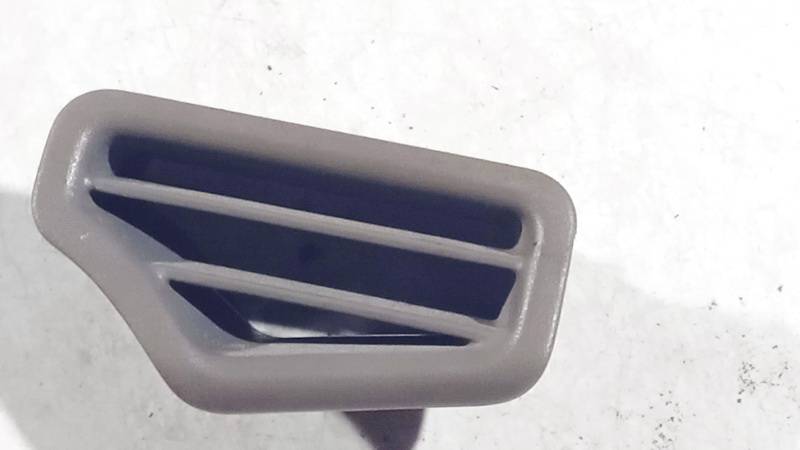 A6398310260 Mercedes-Benz Vito 2003 Rejilla Aireadora - 
Moldura protectora de la rejilla de ventilación lateral del panel