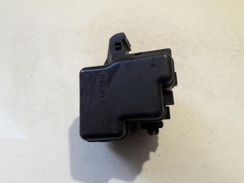 Toyota Previa 2002 Skrzynka bezpieczników