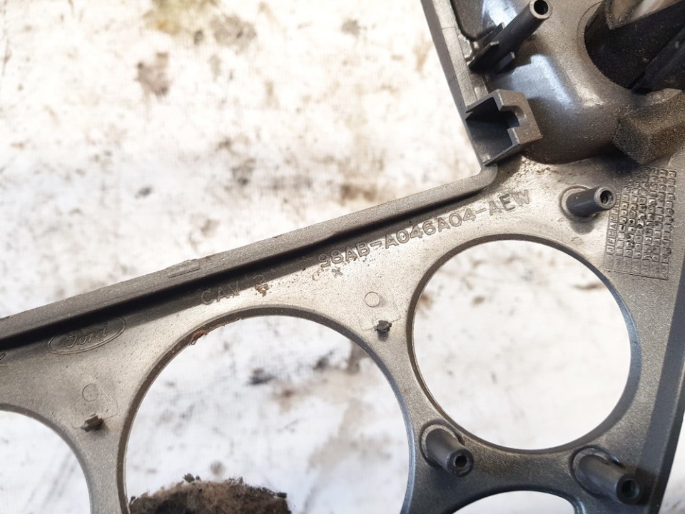 89ABA046A04AEW Ford Focus 2004 Wykończenie wnętrza (plastikowe elementy) - Thumbnail 3