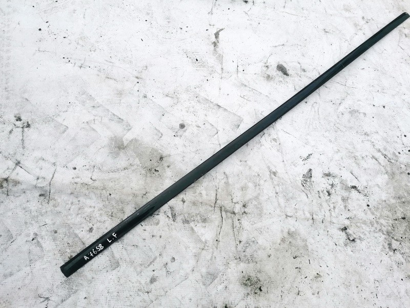 Audi A3 1999 Listón embellecedor de la puerta delantera (moldura) - DELANTERO IZQUIERDO