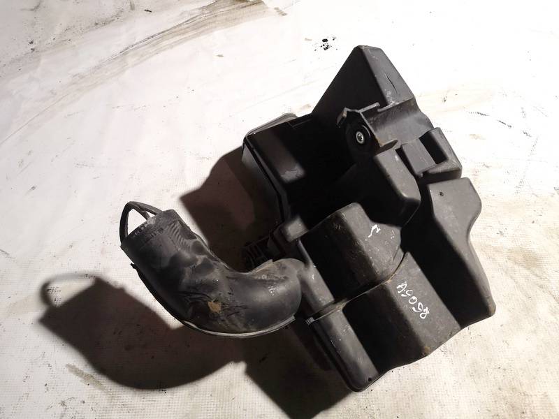 3M519F763 Volvo V50 2004 Air filter box