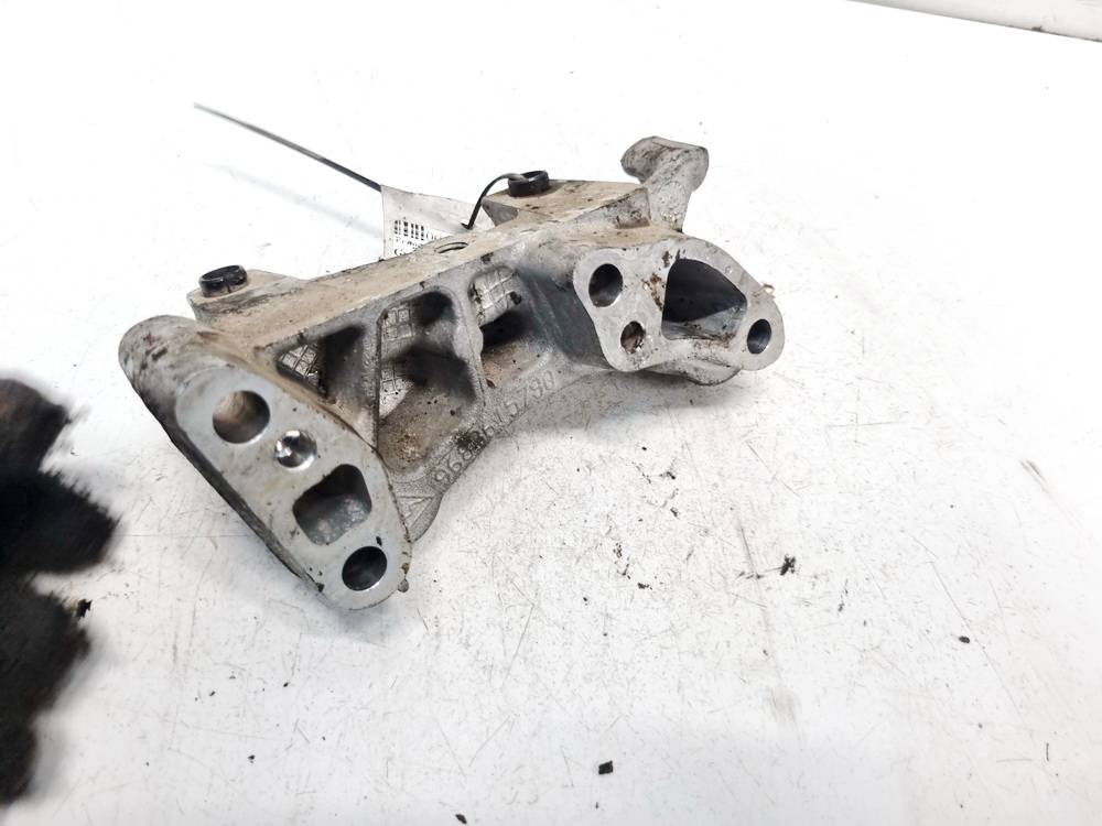 9688615780 Peugeot 308 2012 Variklio kronsteinas ir Greiciu dezes kronsteinas - Thumbnail 3