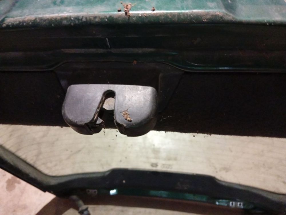 Audi A4 1997 Trunk Lid Lock Latch - REAR - Thumbnail 4