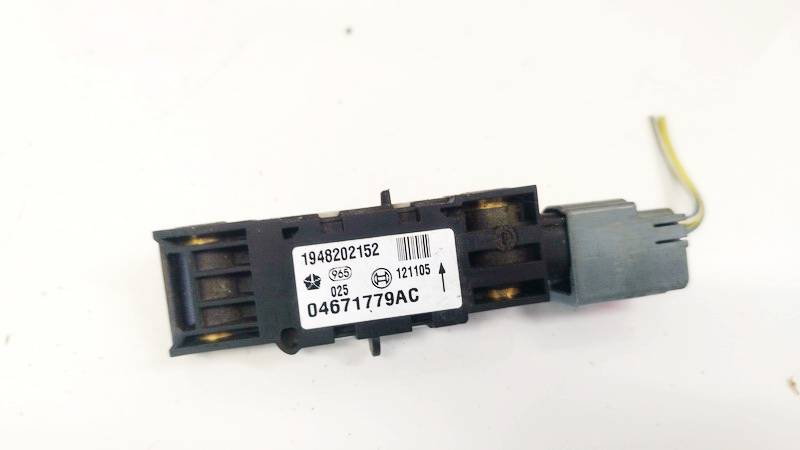 04671779AC Chrysler Voyager Grand 2006 Srs Airbag crash sensor