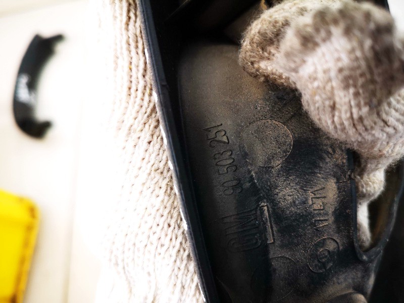 90503251 Opel Vectra 1997 Wykończenie wnętrza (plastikowe elementy) - Thumbnail 3