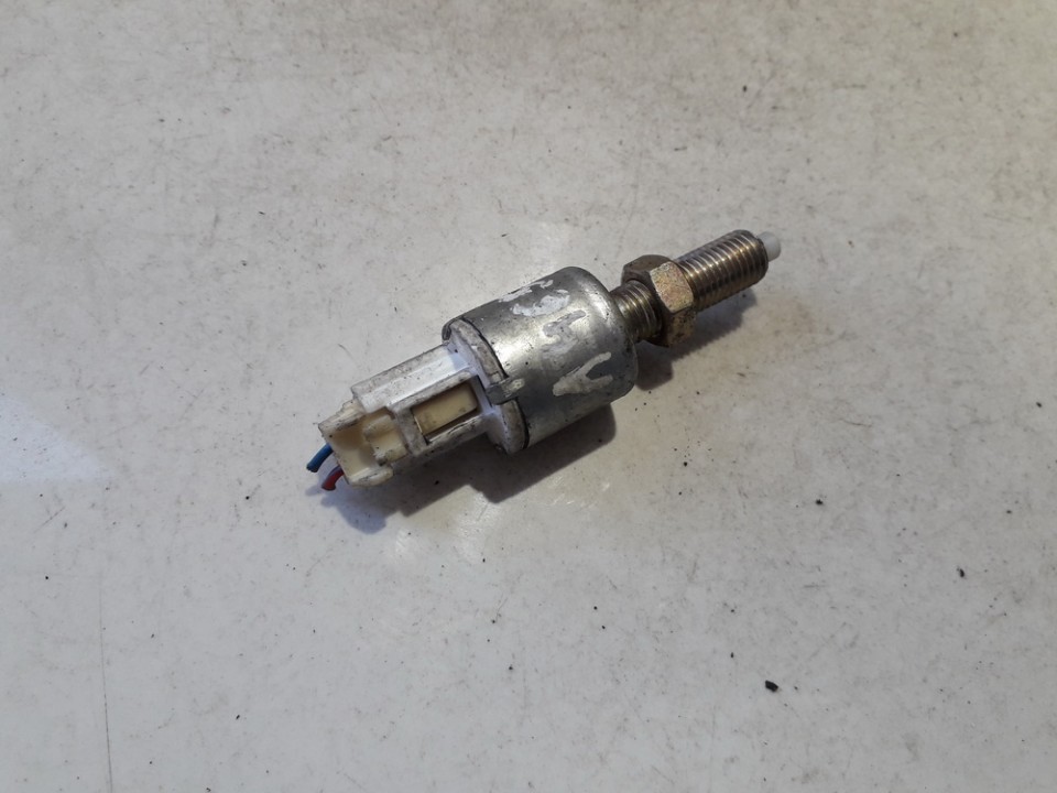 Toyota Previa 2002 Czujnik świateł hamulca (przekaźnik-klakson)