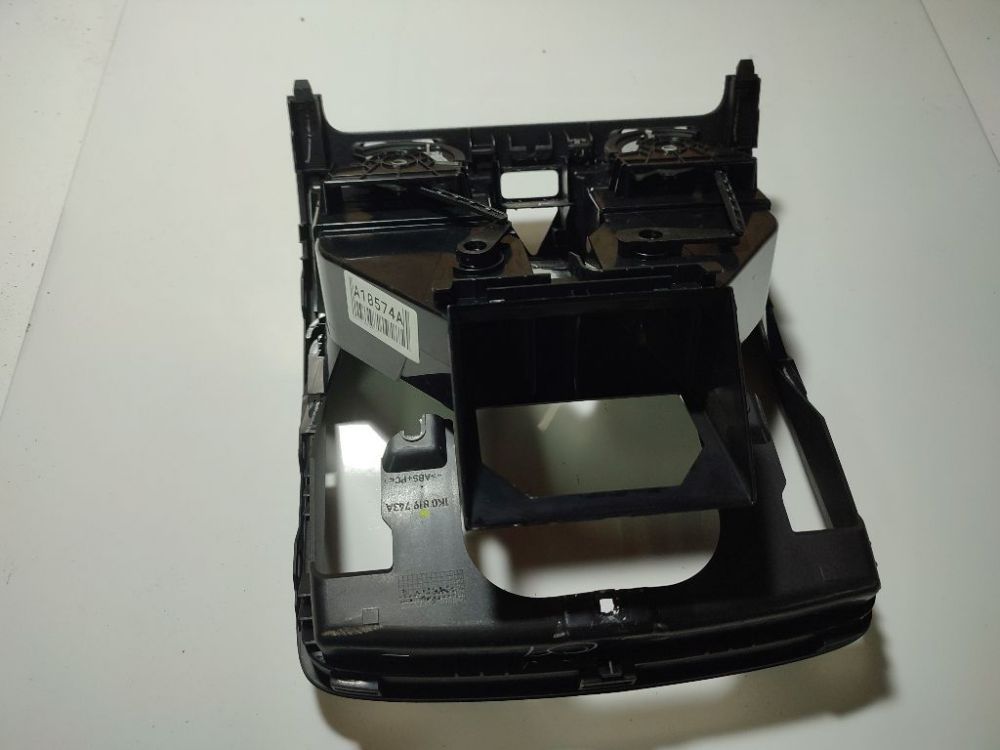 1K0819743A Volkswagen Jetta 2007 Salona apdare (plastmasas)