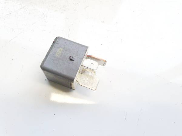 9008087030 Toyota Corolla Verso 2006 Relay module