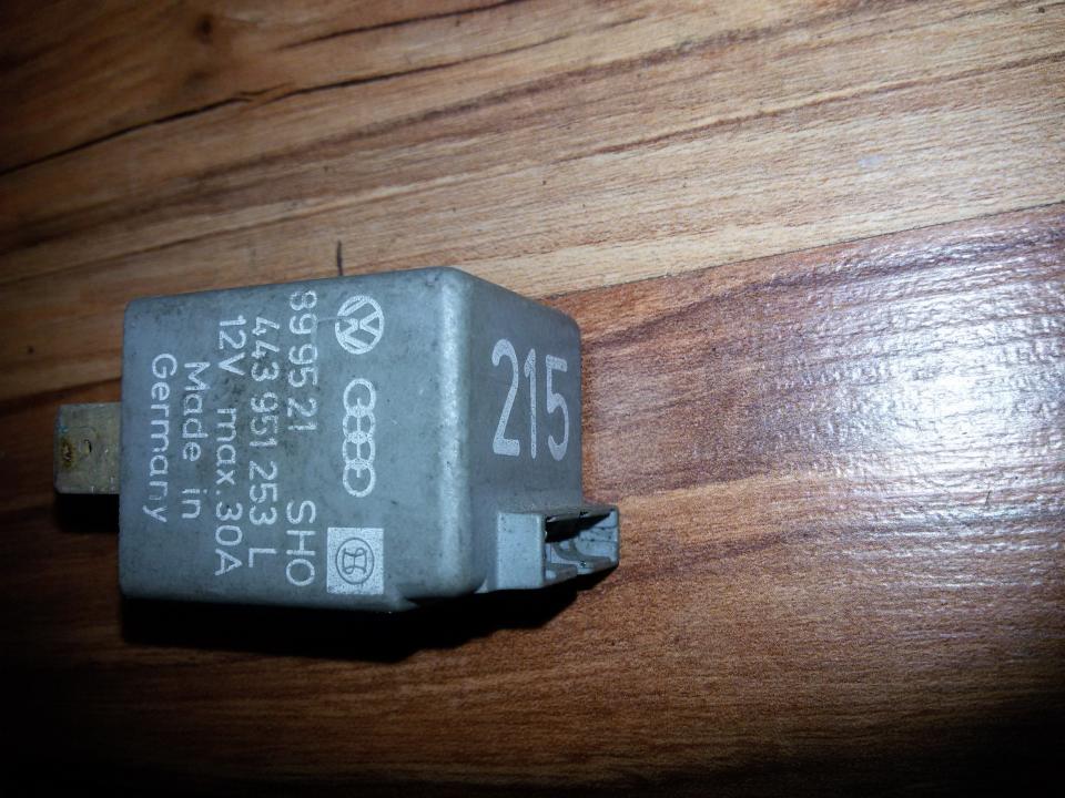 443951253L Audi 80 1991 Relay module | EuroImpex