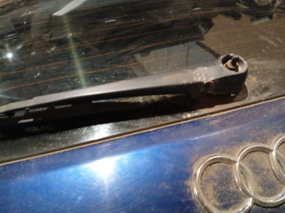 Audi A4 1998 Wiper Arm, Windscreen Wiper Arm - REAR - Thumbnail 4
