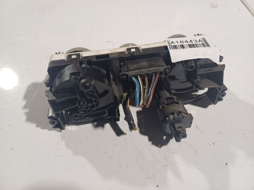 69657032 Mitsubishi Colt 2008 Ilmastoinnin ohjaus - Thumbnail 2