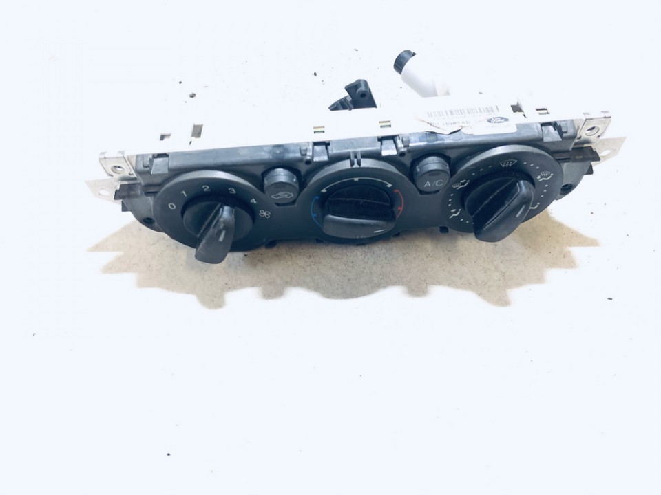 3M5T19980AD Ford Focus 2007 Climate Control Panel (heater control switches)