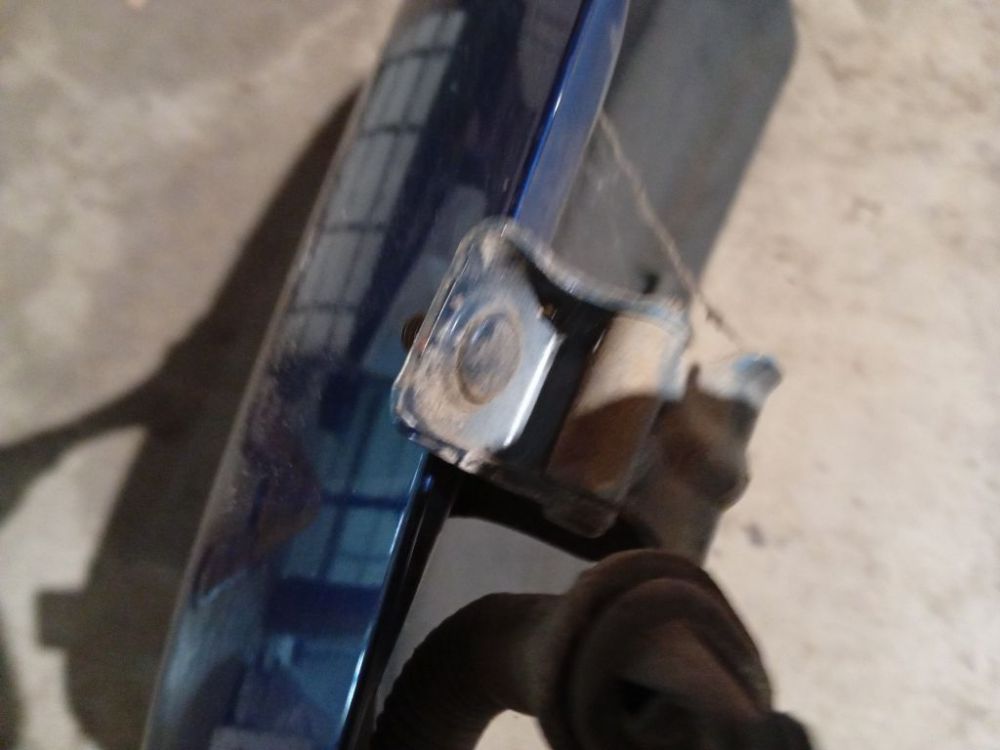 Audi A4 1998 Hood Hinges - REAR RIGHT - Thumbnail 2