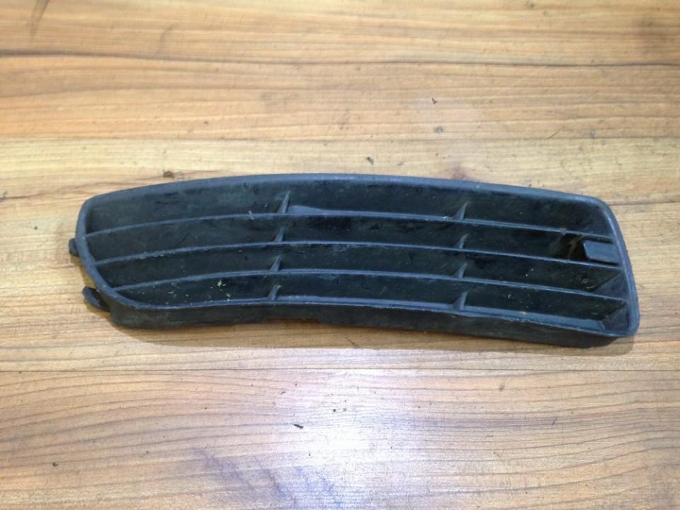 8D0807346B Audi A4 1998 Bumper Grille - FRONT RIGHT