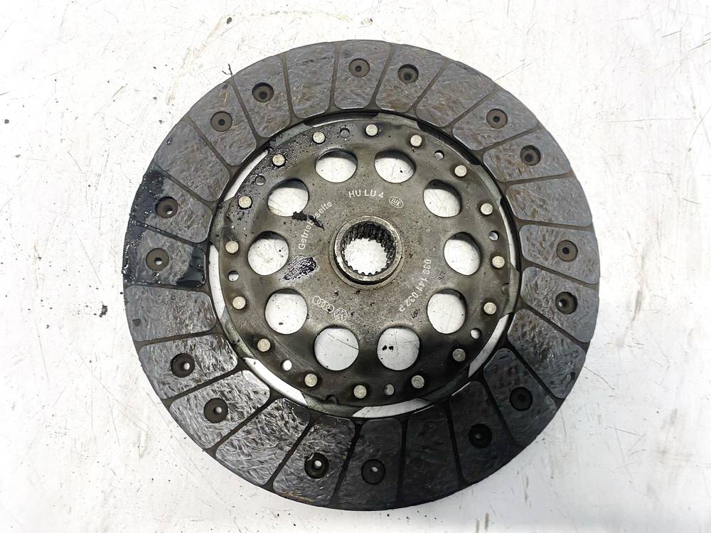 038141032P Skoda Superb 2002 Kytkinlevy