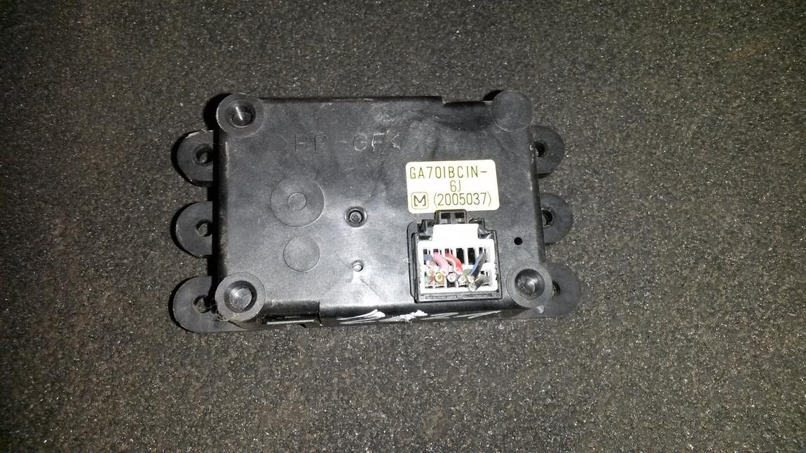 GA701BCIN Mazda 323F 1997 Peciuko sklendes varikliukas