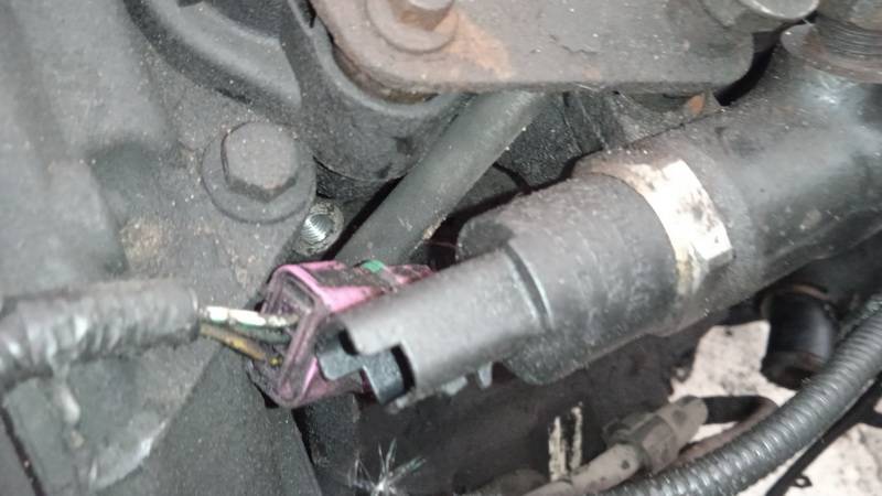 2S7Q9D280AC Ford Transit 2002 Fuel injector rail (injectors)(Fuel distributor) - Thumbnail 2