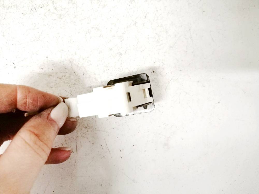 2028209410 Mercedes-Benz C-CLASS 2004 door contacts left - Thumbnail 3