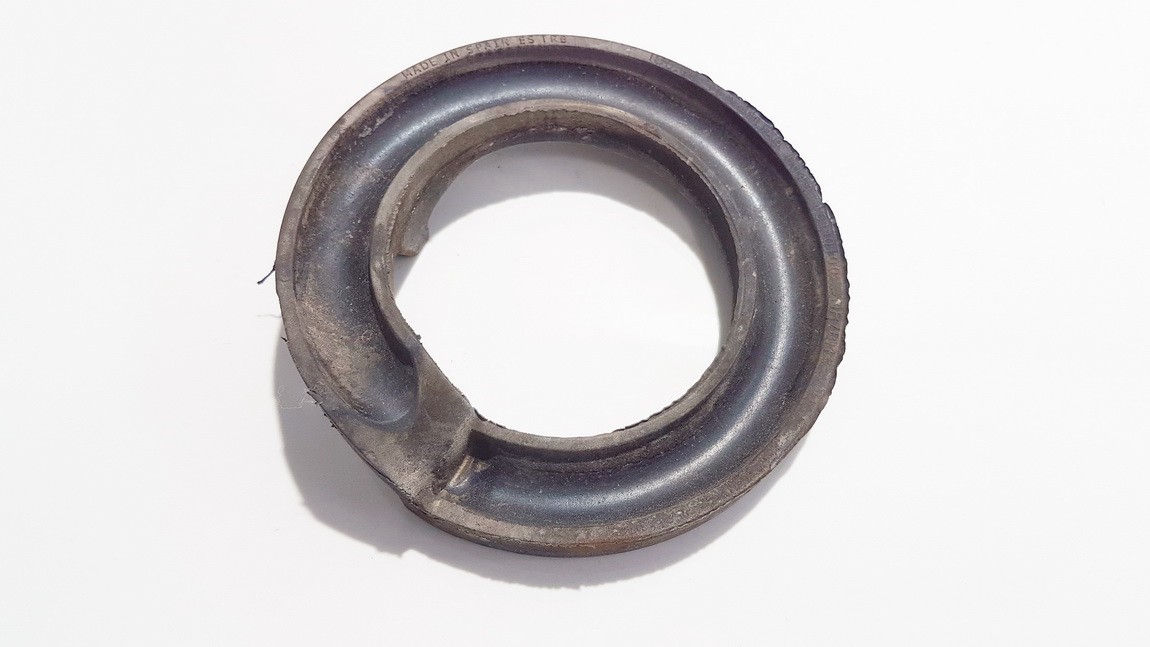 7L0411189 Volkswagen Touareg 2005 Kierrejousen kiinnitys