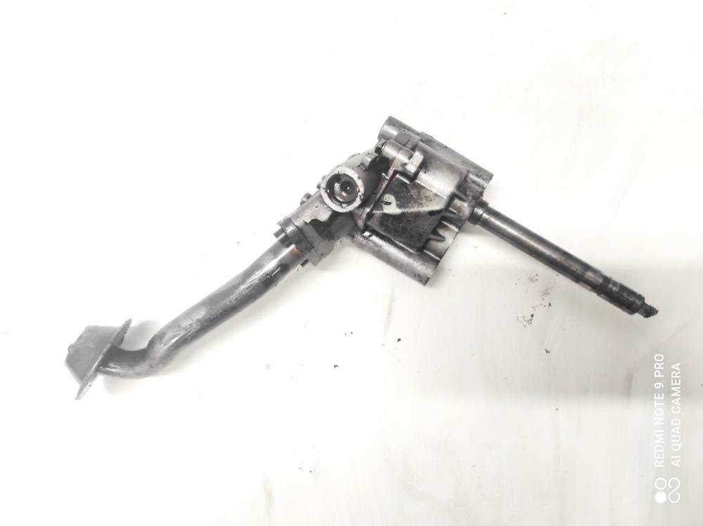 026115153A Audi A4 1996 Масляный насос