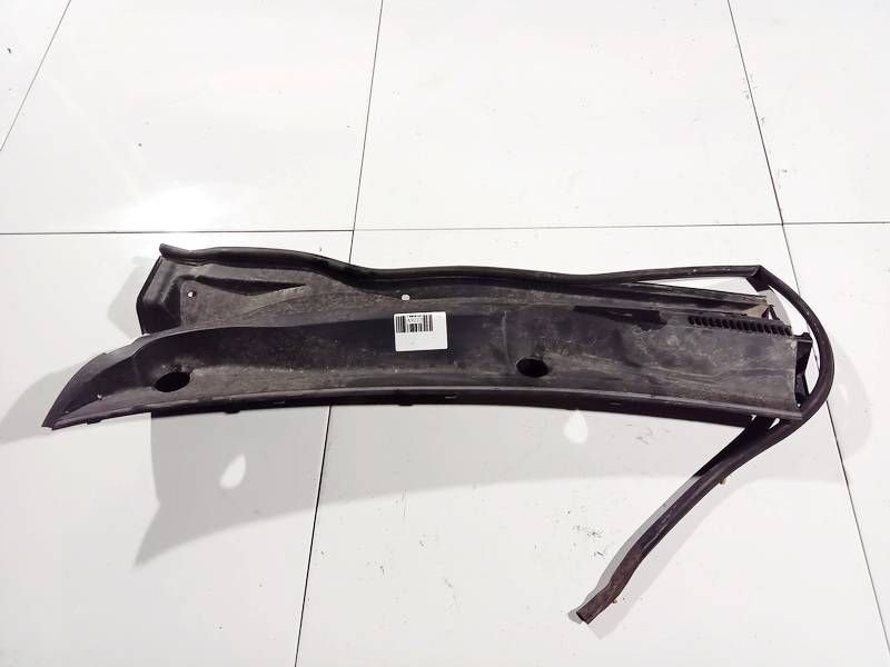 557820F010 Toyota Corolla Verso 2006 Abdeckung Windschutz Wasserkastenabdeckung