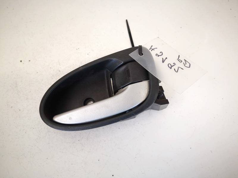 692050D90 Toyota Yaris 2007 Wewnętrzna klamka drzwi - PRZEDNIE PRAWE