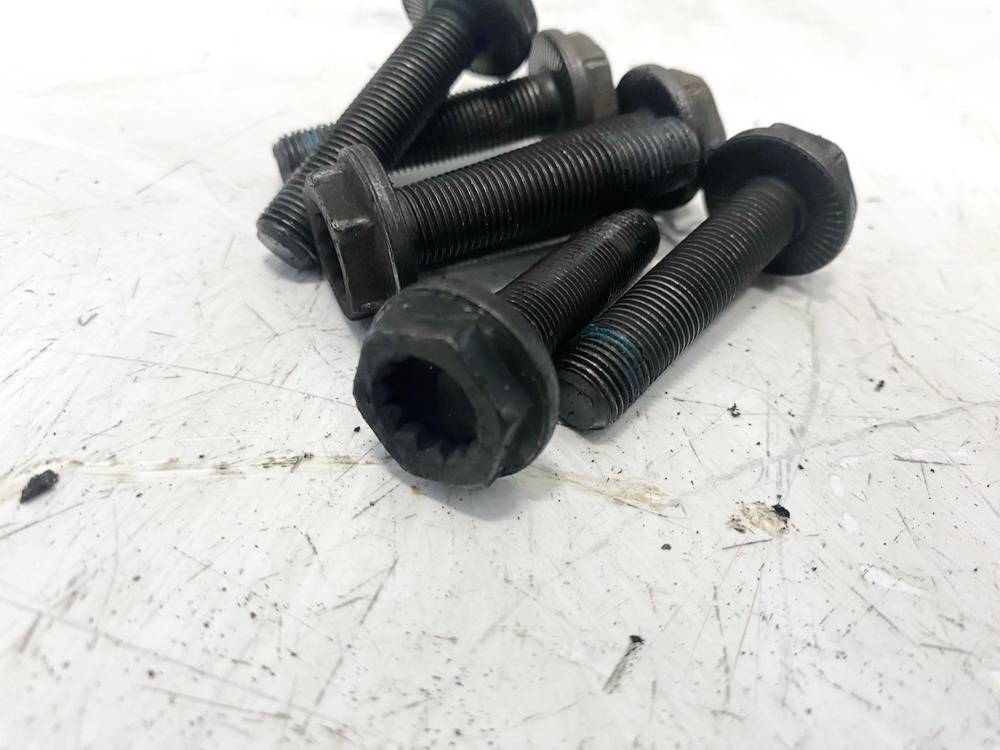 Skoda Superb 2002 Laukkukelan ruuvi - Thumbnail 2