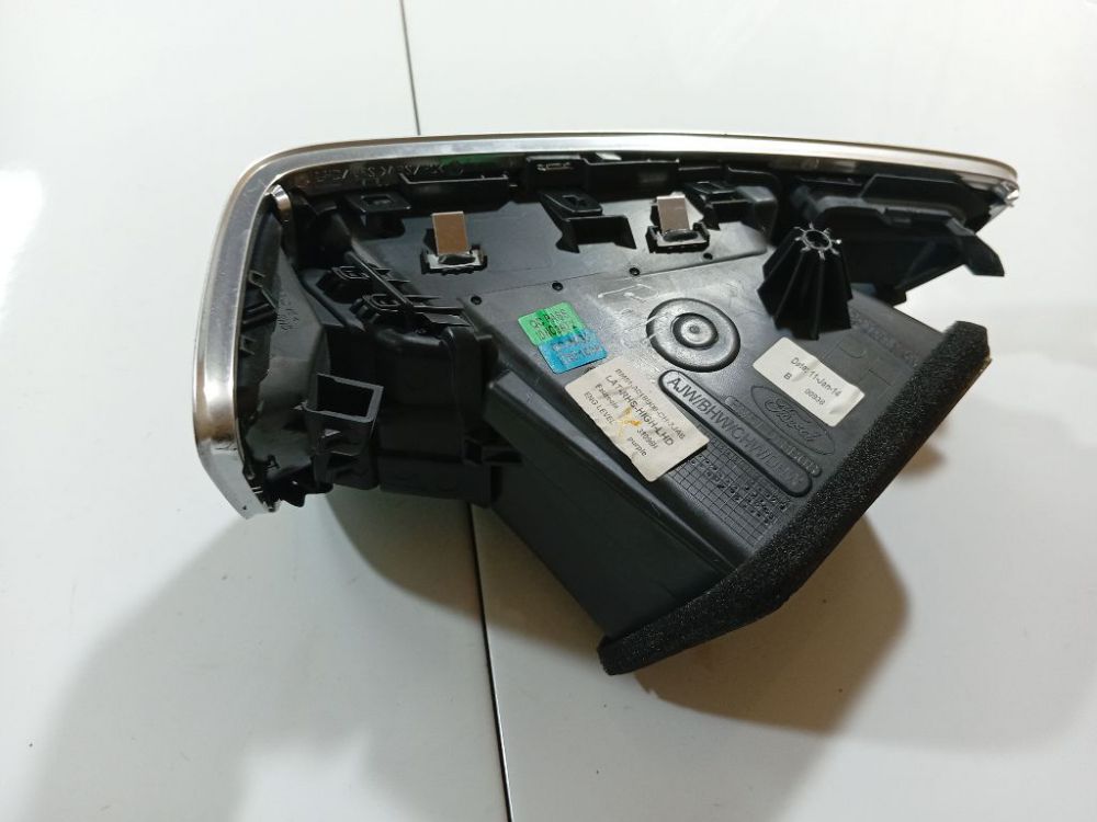 BM51018B08 Ford Focus 2014 Wloty powietrza do kabiny - Thumbnail 3