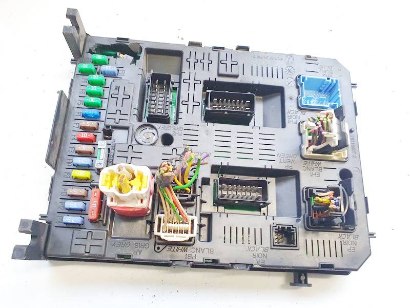 767847708001 Citroen Berlingo 2013 Fuse box