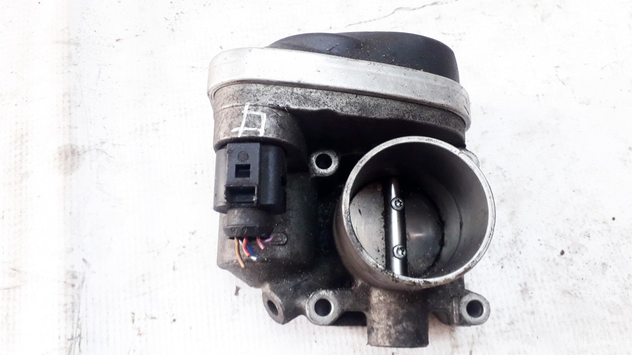 036133062N Volkswagen Polo 2004 Suurella Virtaamalla Varustettu Kaasuläpän