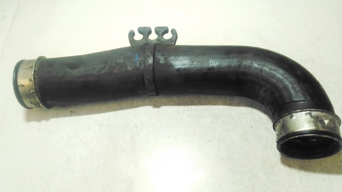 S3909 Audi A4 2002 Interkulera šļūtene