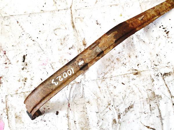 Volkswagen Golf 1999 Soporte de montaje del depósito de combustible - Thumbnail 2