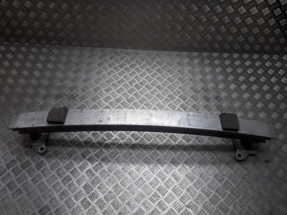 Audi A3 1996 Puskurin kiinnike - EDESSÄ