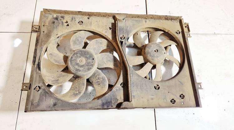 1J0121207M Skoda Octavia 2003 Dyfuzor (wentylator chłodnicy)