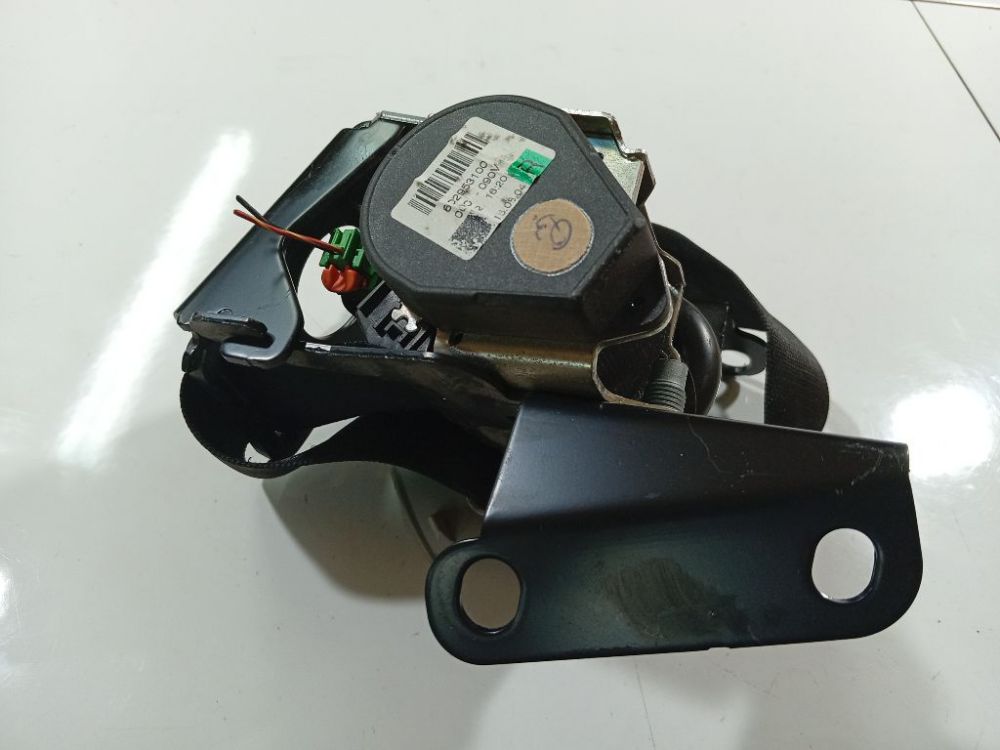 602953100 Mercedes-Benz CLS-CLASS 2004 Seat belt - REAR LEFT