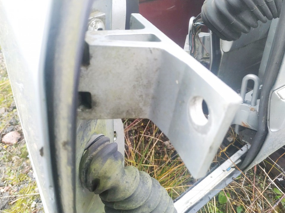 Audi A8 1999 Zawias przednich drzwi - PRZEDNIE