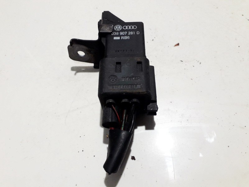 0281003038 038907281D Glow plug relay Skoda Superb 2005 2.0L