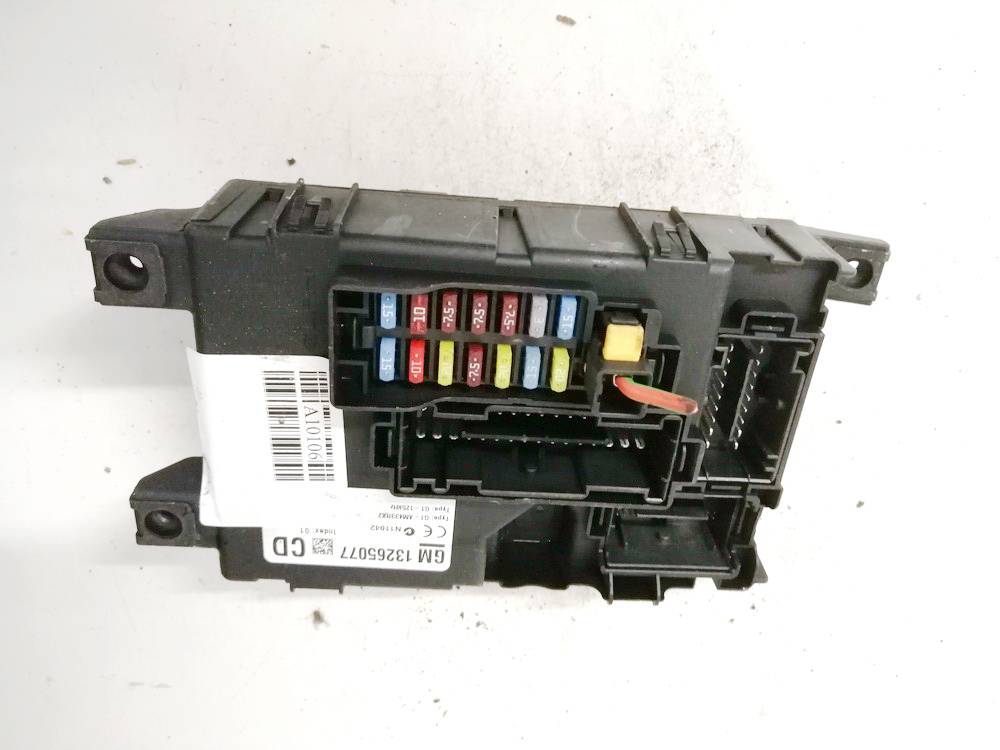 13265077 Opel Corsa 2008 Fuse box
